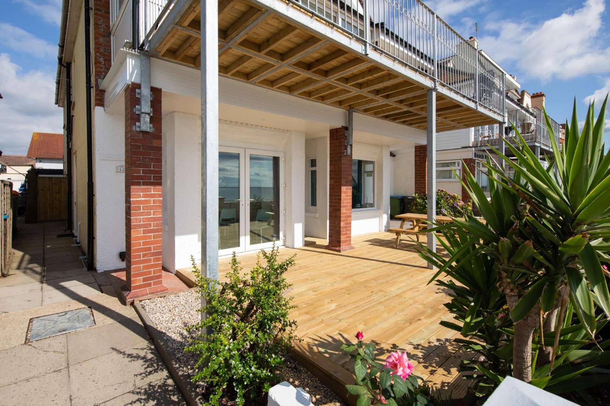 Absolute Beachfront With Decked Garden Oasis And Views Богнър Реджис Екстериор снимка